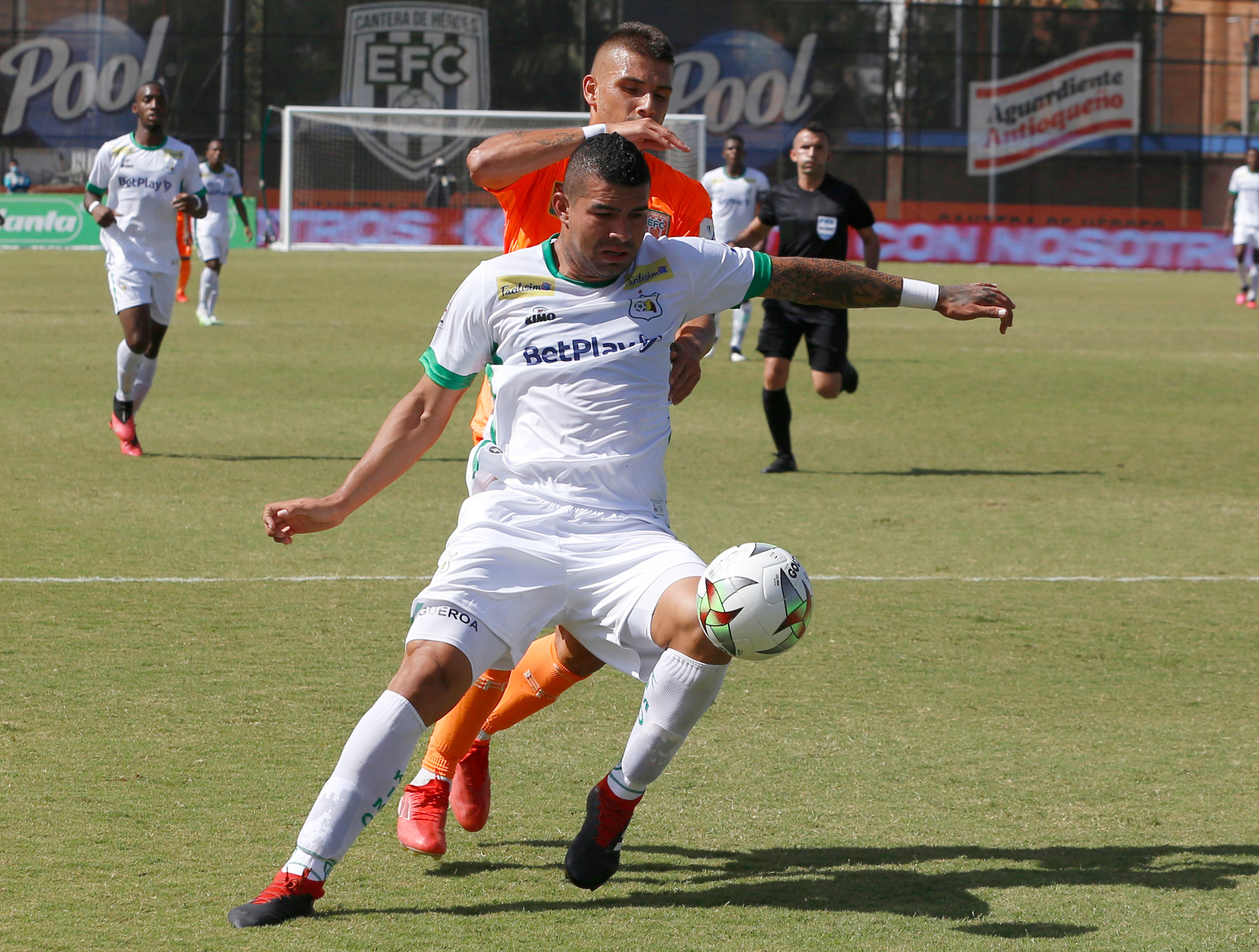 Camilo Ayala durante el duelo entre Envigado F.C.y el Deportes Quindío (Foto: TV Dimayor)