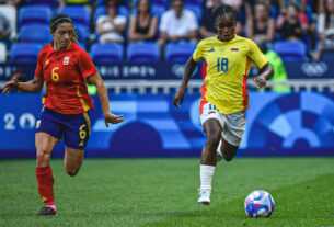 Linda Caicedo y Aitana Bonmatí en el duelo entre Colombia y España.