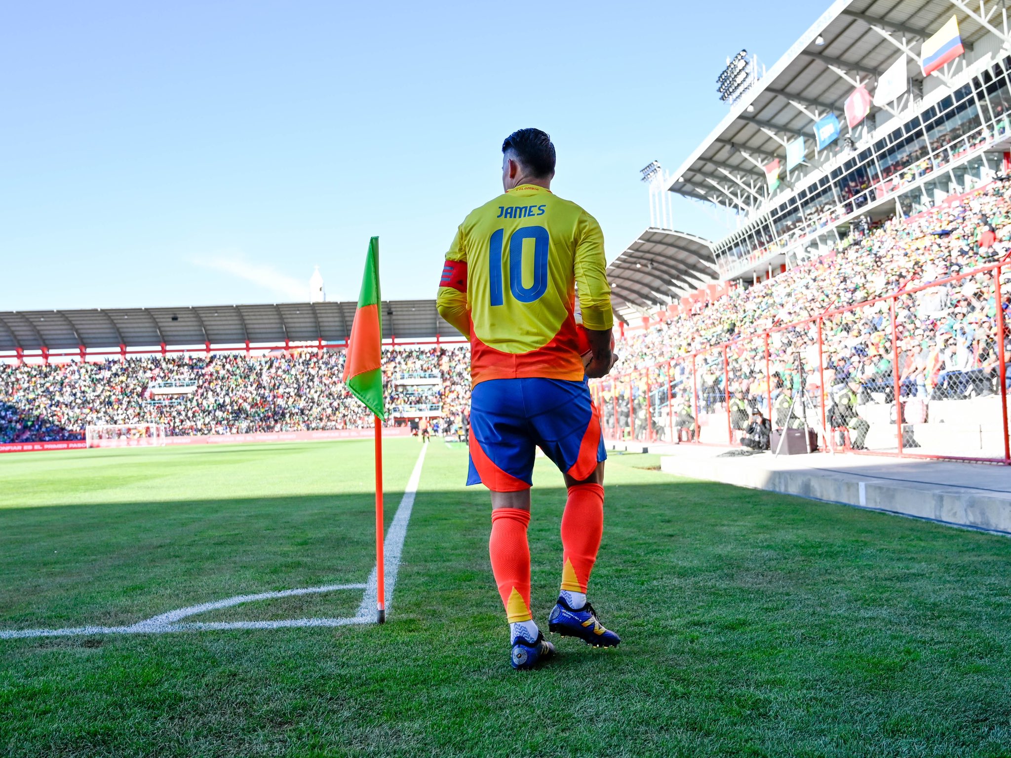 James Rodriguez en el alto